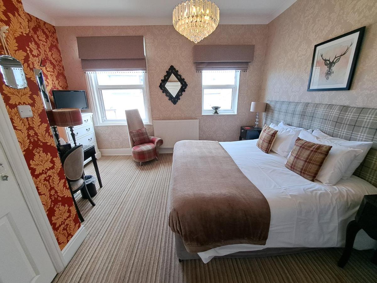 ホテル The Ambassador Townhouse サウスポート エクステリア 写真