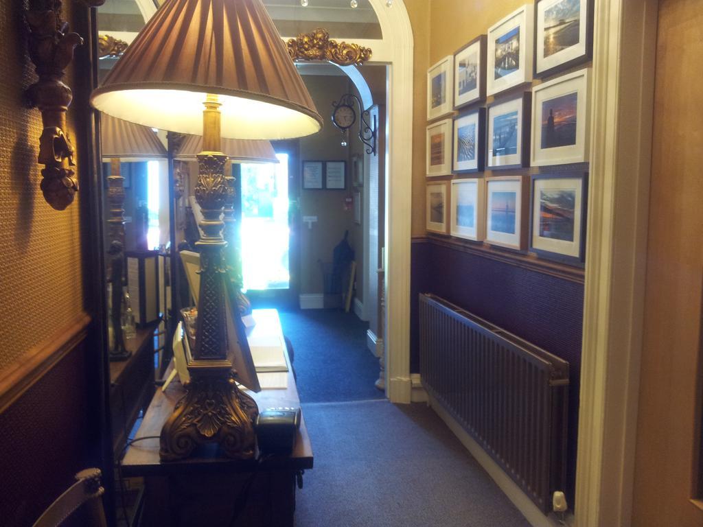 ホテル The Ambassador Townhouse サウスポート エクステリア 写真