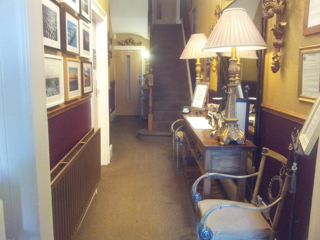 ホテル The Ambassador Townhouse サウスポート エクステリア 写真