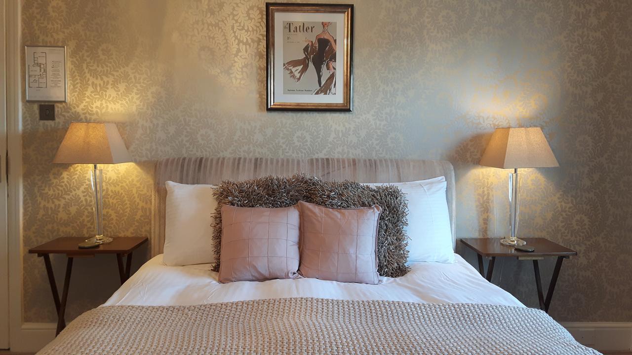 ホテル The Ambassador Townhouse サウスポート エクステリア 写真